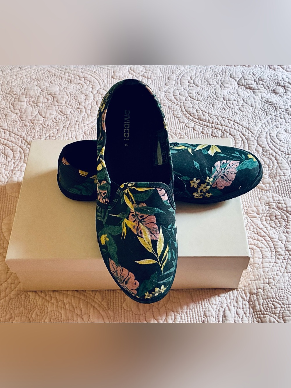H&M Tropical Leaf
-Print Slip-On Women’s Fabric Shoes - Black with Pink, Green